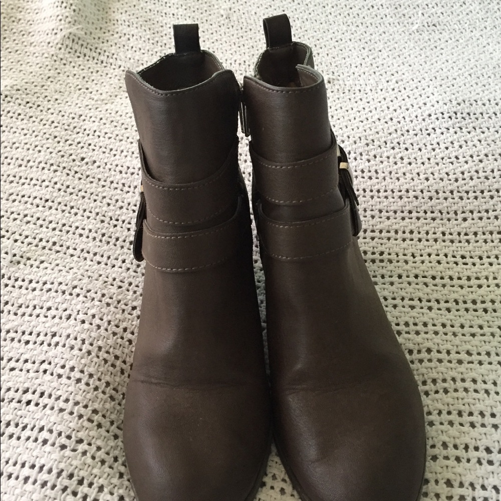 Express Booties - Picture 2 of 8
